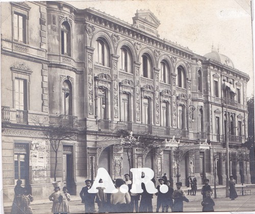 Gijon Teatro Jovellanos y Cafe Dindurra 1910 Fotografo desconocido.jpg